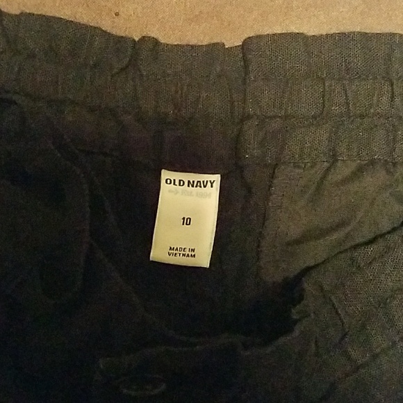 Old navy shorts - Picture 2 of 4